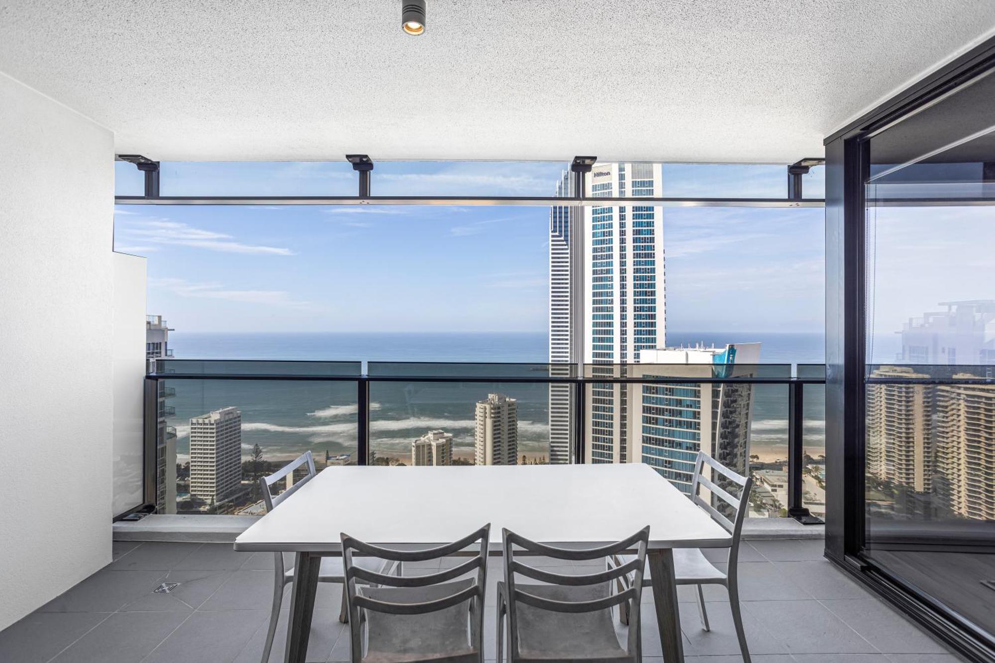 Circle On Cavill Apartment โกลด์โคสต์ ภายนอก รูปภาพ